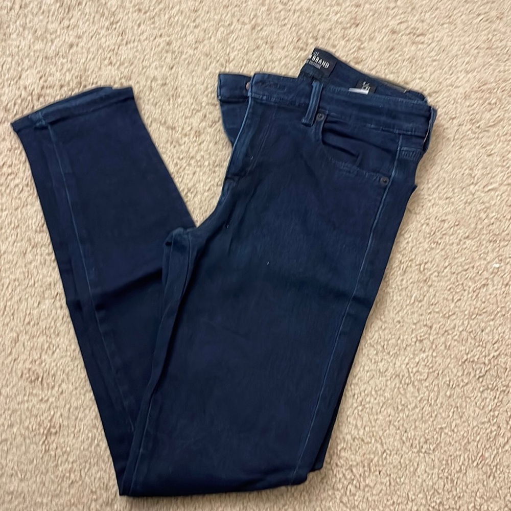 Navy skinny ankle jeans.